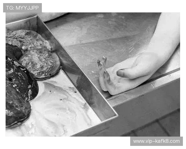 血流成河：血腥战场上的生死瞬间令人震撼的场面